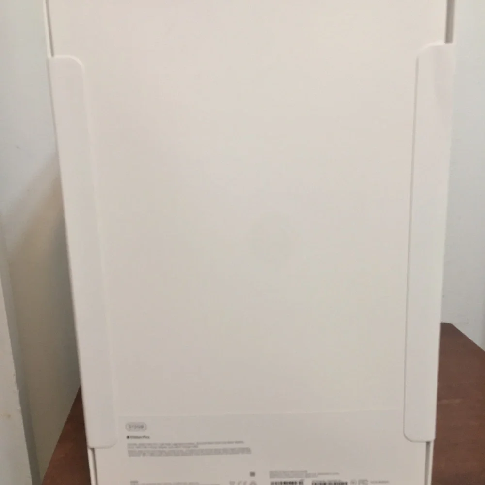 Apple Vision Pro Empty Box And Shopping Bag Only. Please Noted it’s ONLY EMPTY